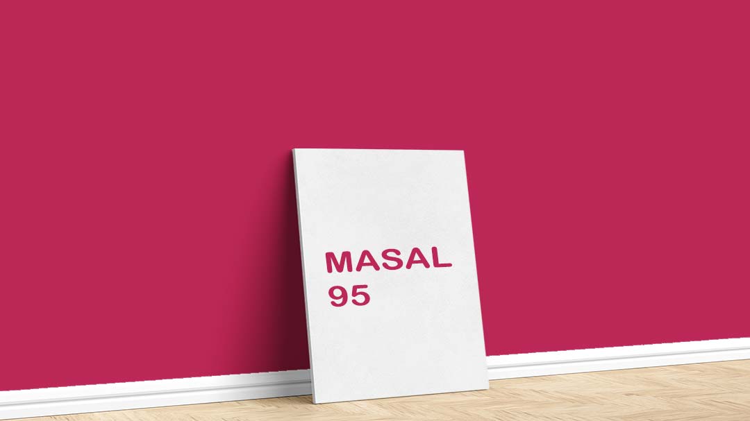 Filli Boya Kırmızı Duvar Boyası – Masal 95. Filli Boya kırmızı duvar boyası için kullanılan görselde, Masal 95 kodlu iç cephe rengiyle boyanmış bir duvar var.