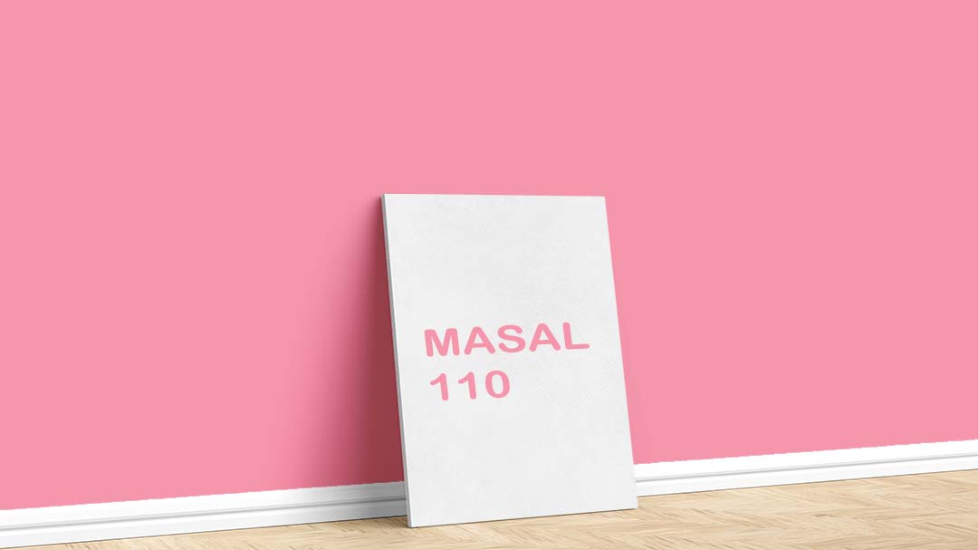 Filli Boya Kırmızı Duvar Boyası – Masal 110. Filli Boya kırmızı duvar boyası için kullanılan görselde, Masal 110 isimli iç cephe rengiyle boyanmış bir duvar var.