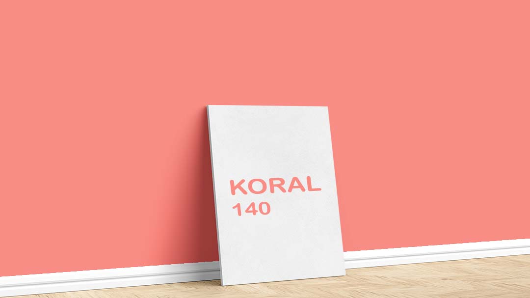 Filli Boya Kırmızı Duvar Boyası – Koral 140. Filli Boya kırmızı duvar boyası için kullanılan görselde, Koral 140 isimli iç cephe rengiyle boyanmış bir duvar var.