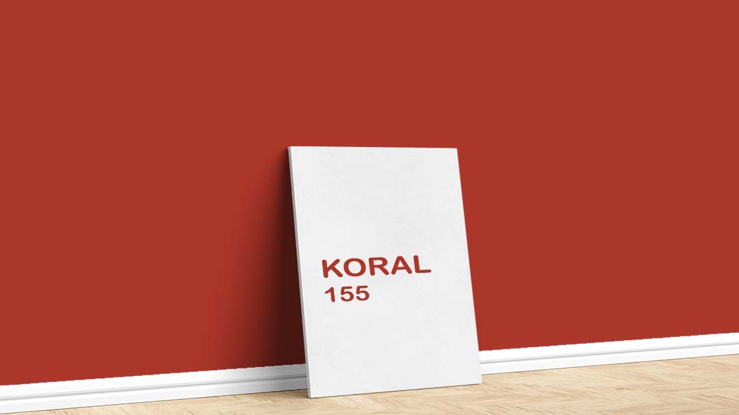 Filli Boya Kırmızı Duvar Boyası – Koral 155. Filli Boya kırmızı duvar boyası için kullanılan görselde, Koral 155 isimli iç cephe rengiyle boyanmış bir duvar var.