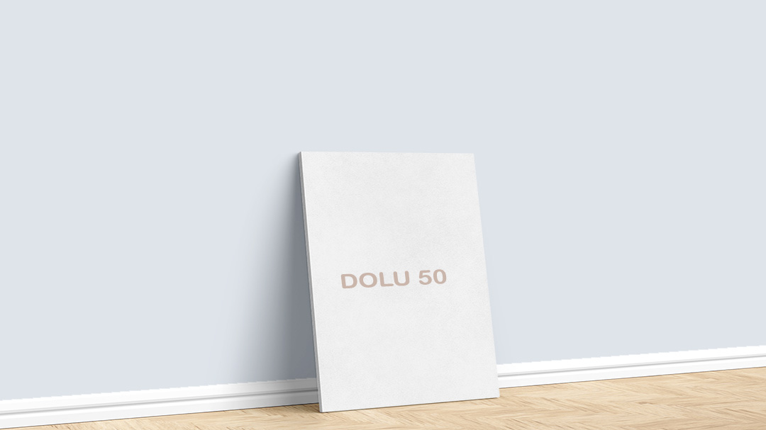 Filli Boya Dolu 50 İç Cephe Boya Rengi. Filli Boya bej boya rengi için kullanılan görselde, Boyacıyım tarafından Dolu 50 isimli iç cephe duvar boyasıyla boyanmış bir duvar var.