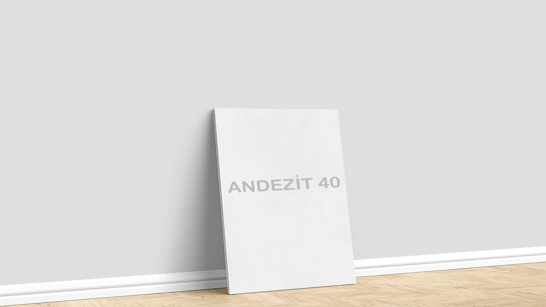 Filli Boya Gri Andezit 40 İç Cephe Boya Rengi. Filli Boya gri iç cephe boya rengi için kullanılan görselde, Boyacıyım tarafından Andezit 40 kodlu duvar boyasıyla boyanmış bir duvar var.