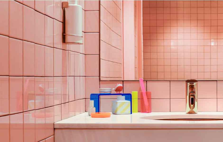 Pembe Banyo Fayasları Boyama. Banyo Fayansı Boyama Nasıl Yapılır?