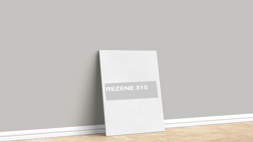 Filli Boya Rezene 315 Kahverengi Boya Rengi. Görselde, Filli Boya kahverengi iç cephe renk kartelasında bulunan Rezene 315 isimli boya rengi ile boyadığımız bir duvar var.