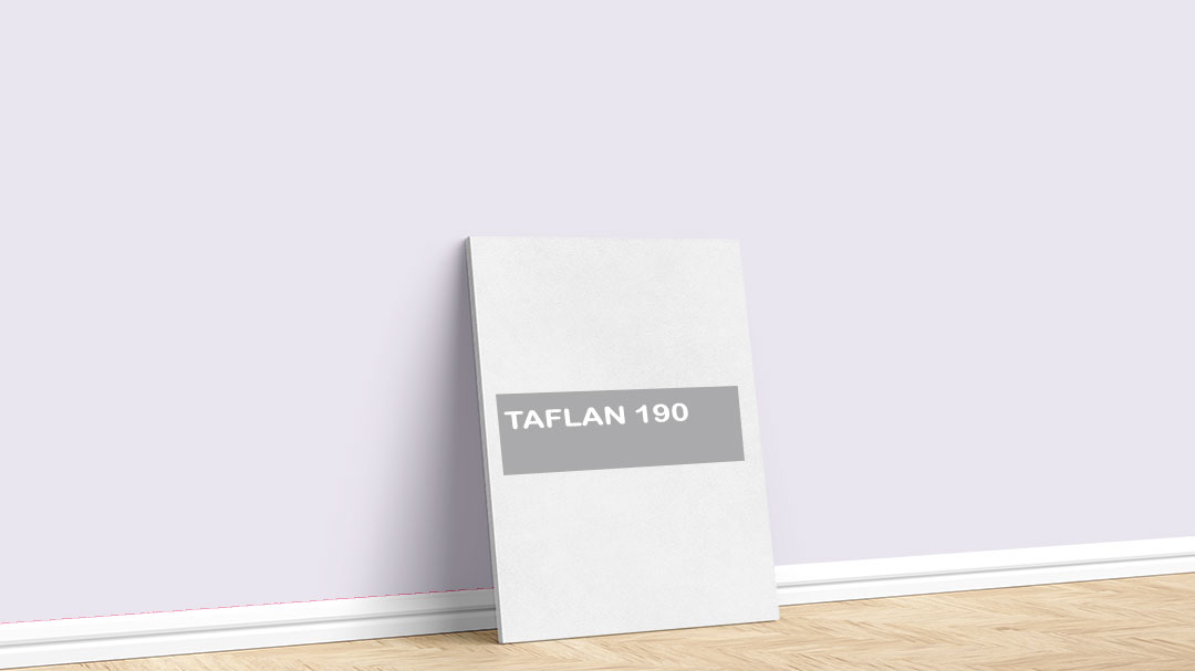 Filli Boya Taflan 190 İç Cephe Boya Rengi. Görselde, Filli Boya mor iç cephe renk kartelasında bulunan Taflan 190 isimli boya rengi ile boyadığımız bir duvar var.